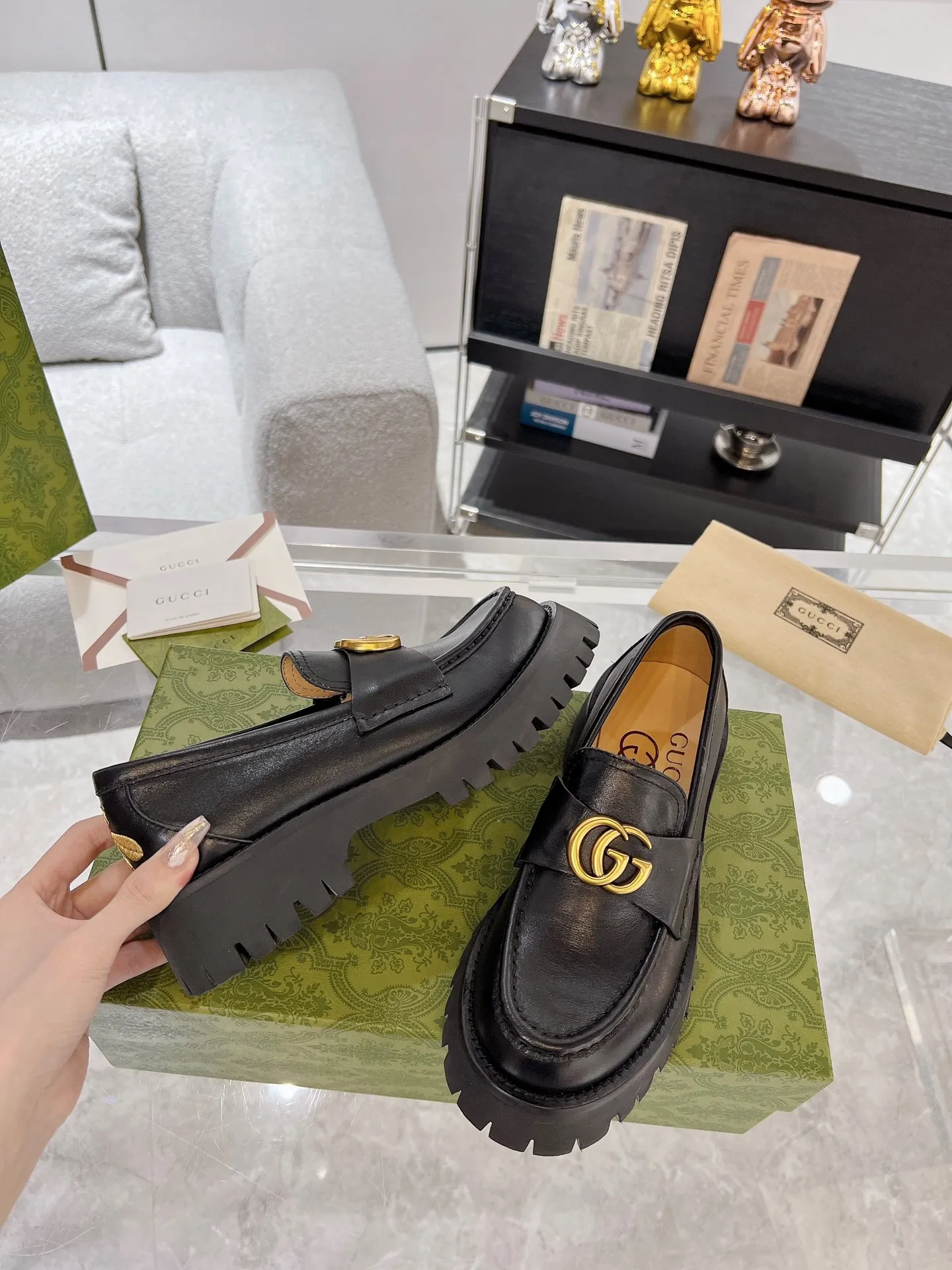 👟👟Ex-factory price 560👟👟 Male +10 Gucci Gucci 2023 early spring new product! The original version is developed into a higher version. Both men and women have open edge beads to ensure consistent quality. Size: 35-41# for women and 39-45# for men.
